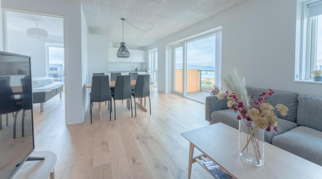 New / Stunning Sea View / Light / 3 Br Lägenhet Tórshavn Exteriör bild