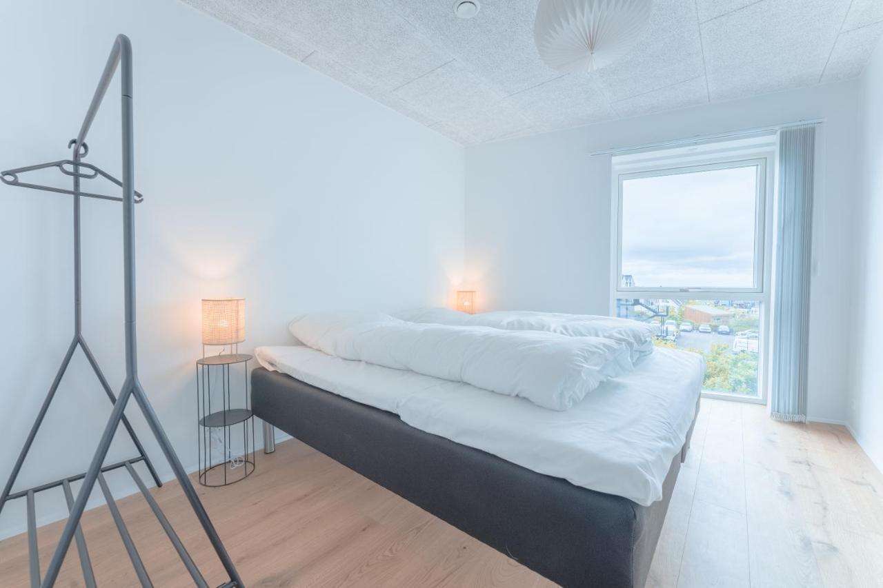 New / Stunning Sea View / Light / 3 Br Lägenhet Tórshavn Exteriör bild